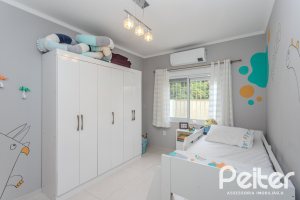 Casa à venda com 155m², 3 dormitórios, 3 suítes, 2 vagas, no bairro Espírito Santo em Porto Alegre
