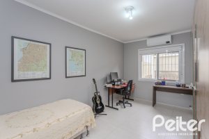 Casa à venda com 155m², 3 dormitórios, 3 suítes, 2 vagas, no bairro Espírito Santo em Porto Alegre