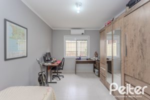Casa à venda com 155m², 3 dormitórios, 3 suítes, 2 vagas, no bairro Espírito Santo em Porto Alegre