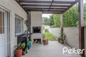 Casa à venda com 155m², 3 dormitórios, 3 suítes, 2 vagas, no bairro Espírito Santo em Porto Alegre