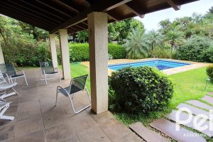 Casa em Condomínio à venda com 299m², 3 dormitórios, 1 suíte, 4 vagas, no bairro Cavalhada em PORTO ALEGRE