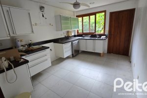 Casa em Condomínio à venda com 299m², 3 dormitórios, 1 suíte, 4 vagas, no bairro Cavalhada em PORTO ALEGRE