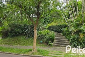 Casa em Condomínio à venda com 299m², 3 dormitórios, 1 suíte, 4 vagas, no bairro Cavalhada em PORTO ALEGRE