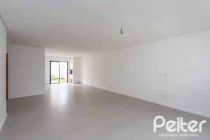 Casa à venda com 120m², 3 dormitórios, 1 suíte, 2 vagas, no bairro Tristeza em Porto Alegre