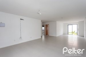 Casa à venda com 120m², 3 dormitórios, 1 suíte, 2 vagas, no bairro Tristeza em Porto Alegre