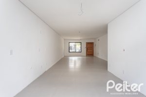 Casa à venda com 120m², 3 dormitórios, 1 suíte, 2 vagas, no bairro Tristeza em Porto Alegre