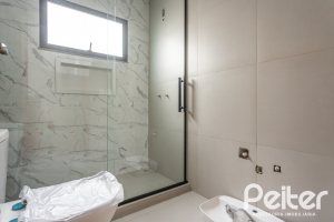 Casa à venda com 120m², 3 dormitórios, 1 suíte, 2 vagas, no bairro Tristeza em Porto Alegre