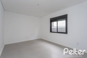 Casa à venda com 120m², 3 dormitórios, 1 suíte, 2 vagas, no bairro Tristeza em Porto Alegre