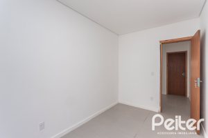 Casa à venda com 120m², 3 dormitórios, 1 suíte, 2 vagas, no bairro Tristeza em Porto Alegre