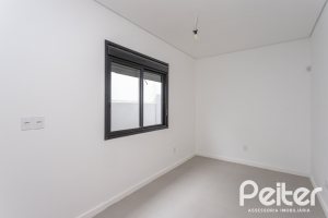 Casa à venda com 120m², 3 dormitórios, 1 suíte, 2 vagas, no bairro Tristeza em Porto Alegre