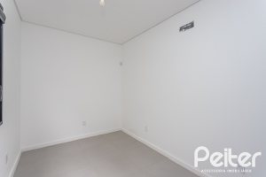 Casa à venda com 120m², 3 dormitórios, 1 suíte, 2 vagas, no bairro Tristeza em Porto Alegre