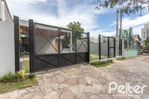 Casa à venda com 120m², 3 dormitórios, 1 suíte, 2 vagas, no bairro Tristeza em Porto Alegre