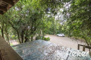 Casa à venda com 192m², 4 dormitórios, 1 suíte, 4 vagas, no bairro Ipanema em Porto Alegre