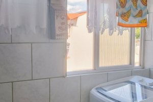 Apartamento à venda com 59m², 2 dormitórios, 1 vaga, no bairro Cristal em Porto Alegre