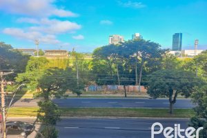 Apartamento à venda com 61m², 2 dormitórios, 1 vaga, no bairro Cristal em Porto Alegre