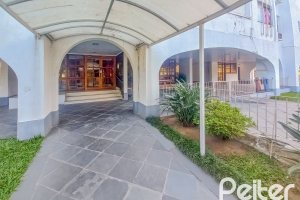 Apartamento à venda com 61m², 2 dormitórios, 1 vaga, no bairro Cristal em Porto Alegre