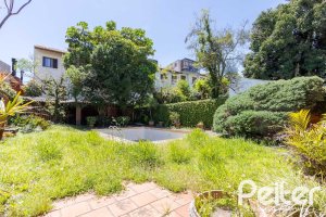 Casa à venda com 459m², 4 dormitórios, 2 suítes, 4 vagas, no bairro Cristal em Porto Alegre