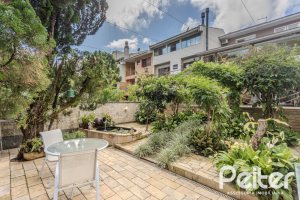 Casa em Condomínio à venda com 259m², 3 dormitórios, 1 suíte, 3 vagas, no bairro Vila Nova em Porto Alegre