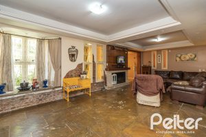 Casa à venda com 642m², 4 dormitórios, 2 suítes, 4 vagas, no bairro Ipanema em Porto Alegre