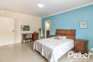 Casa à venda com 642m², 4 dormitórios, 2 suítes, 4 vagas, no bairro Ipanema em Porto Alegre