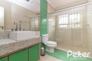 Casa à venda com 642m², 4 dormitórios, 2 suítes, 4 vagas, no bairro Ipanema em Porto Alegre