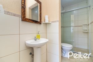 Casa à venda com 642m², 4 dormitórios, 2 suítes, 4 vagas, no bairro Ipanema em Porto Alegre