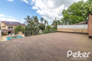 Casa à venda com 642m², 4 dormitórios, 2 suítes, 4 vagas, no bairro Ipanema em Porto Alegre