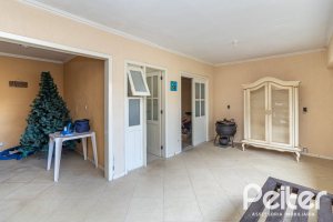 Casa à venda com 642m², 4 dormitórios, 2 suítes, 4 vagas, no bairro Ipanema em Porto Alegre