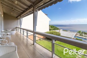 Casa à venda com 389m², 4 dormitórios, 2 suítes, 4 vagas, no bairro Vila Assunção em Porto Alegre