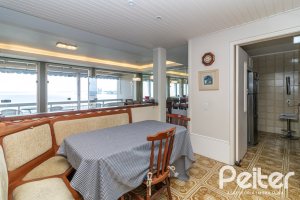 Casa à venda com 389m², 4 dormitórios, 2 suítes, 4 vagas, no bairro Vila Assunção em Porto Alegre