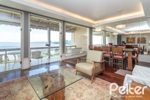 Casa à venda com 389m², 4 dormitórios, 2 suítes, 4 vagas, no bairro Vila Assunção em Porto Alegre