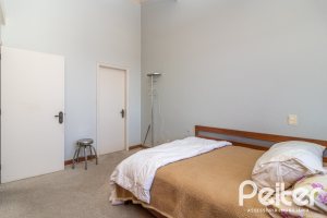 Casa à venda com 389m², 4 dormitórios, 2 suítes, 4 vagas, no bairro Vila Assunção em Porto Alegre