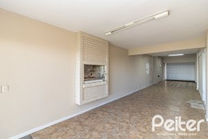 Casa à venda com 389m², 4 dormitórios, 2 suítes, 4 vagas, no bairro Vila Assunção em Porto Alegre