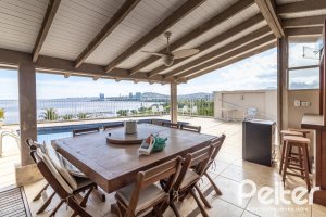 Casa à venda com 389m², 4 dormitórios, 2 suítes, 4 vagas, no bairro Vila Assunção em Porto Alegre