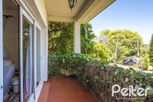 Casa à venda com 169m², 3 dormitórios, 1 suíte, 5 vagas, no bairro Jardim Isabel em Porto Alegre