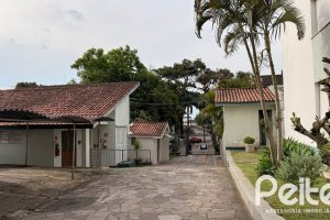 Apartamento à venda com 49m², 1 dormitório, 1 vaga, no bairro Tristeza em Porto Alegre