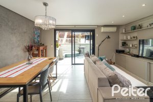 Casa em Condomínio à venda com 210m², 4 dormitórios, 1 suíte, 2 vagas, no bairro Jardim Isabel em Porto Alegre