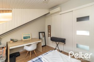 Casa em Condomínio à venda com 210m², 4 dormitórios, 1 suíte, 2 vagas, no bairro Jardim Isabel em Porto Alegre