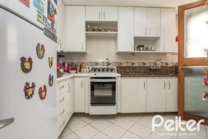 Apartamento à venda com 85m², 3 dormitórios, 1 suíte, 2 vagas, no bairro Ipanema em Porto Alegre