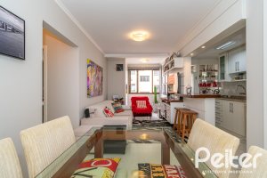 Apartamento à venda com 58m², 2 dormitórios, 1 vaga, no bairro Cristal em Porto Alegre