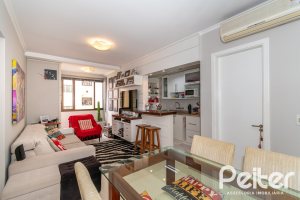 Apartamento à venda com 58m², 2 dormitórios, 1 vaga, no bairro Cristal em Porto Alegre