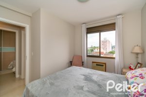 Apartamento à venda com 58m², 2 dormitórios, 1 vaga, no bairro Cristal em Porto Alegre