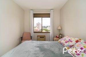 Apartamento à venda com 58m², 2 dormitórios, 1 vaga, no bairro Cristal em Porto Alegre