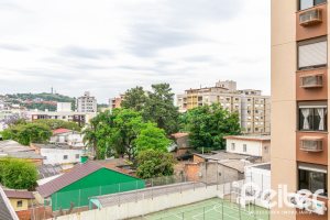 Apartamento à venda com 58m², 2 dormitórios, 1 vaga, no bairro Cristal em Porto Alegre