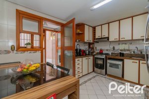 Apartamento à venda com 142m², 3 dormitórios, 1 suíte, 2 vagas, no bairro Ipanema em Porto Alegre