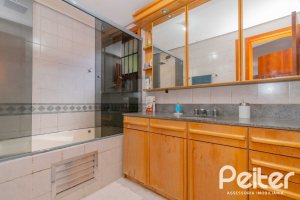 Apartamento à venda com 142m², 3 dormitórios, 1 suíte, 2 vagas, no bairro Ipanema em Porto Alegre
