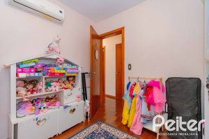 Apartamento à venda com 142m², 3 dormitórios, 1 suíte, 2 vagas, no bairro Ipanema em Porto Alegre