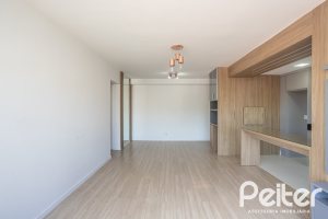 Apartamento à venda com 94m², 3 dormitórios, 1 suíte, 2 vagas, no bairro Ipanema em Porto Alegre