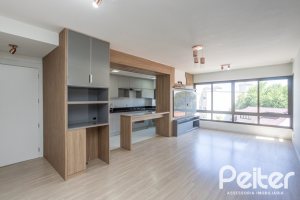 Apartamento à venda com 94m², 3 dormitórios, 1 suíte, 2 vagas, no bairro Ipanema em Porto Alegre