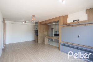 Apartamento à venda com 94m², 3 dormitórios, 1 suíte, 2 vagas, no bairro Ipanema em Porto Alegre